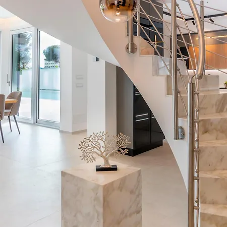 Axa Luxury Villa Casal Palocco