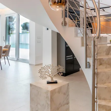 Axa Luxury Villa Casal Palocco