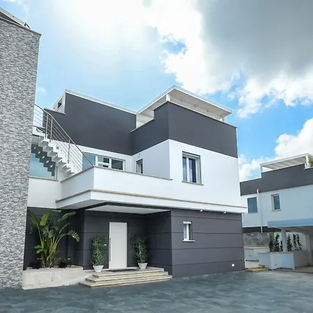 Axa Luxury Villa