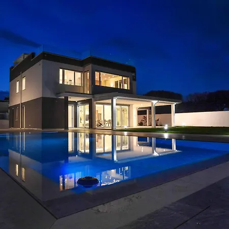 Axa Luxury Villa Casal Palocco