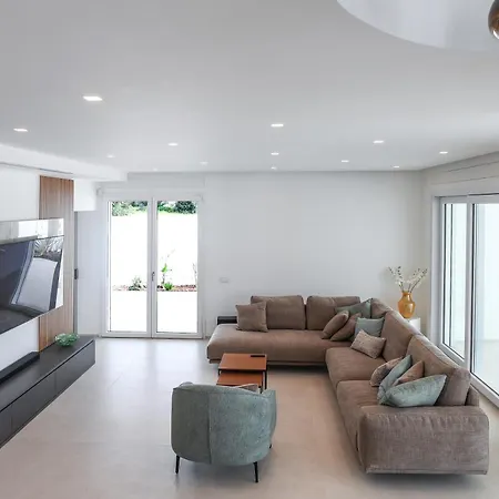 Axa Luxury Villa Casal Palocco